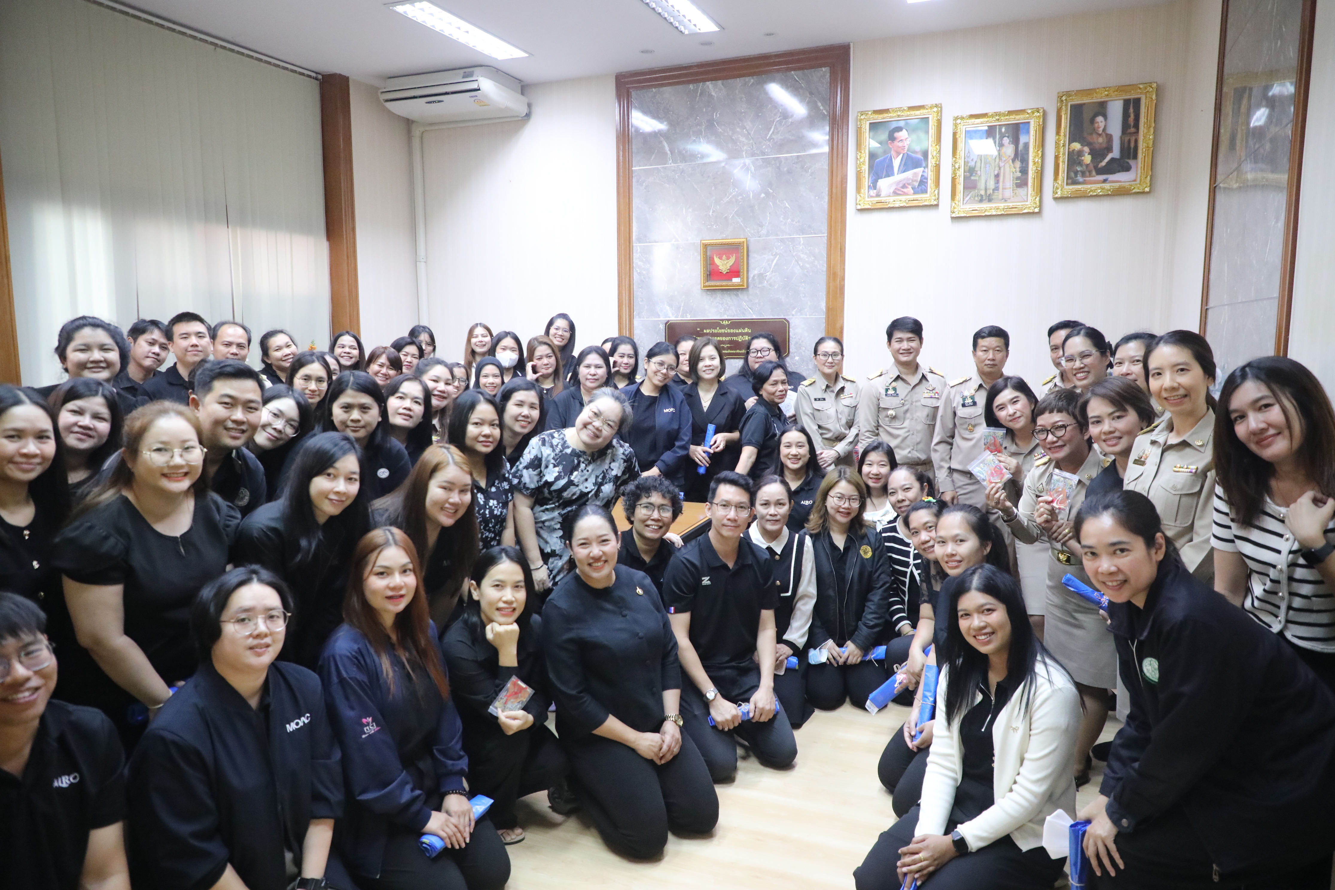 title - ส.ป.ก. ร่วมกัน สวัสดีปีใหม่ ผู้บริหารสำนักงานการปฏิรูปที่ดินเพื่อเกษตรกรรม พร้อมรับพรต้อนรับปีใหม่ 2569